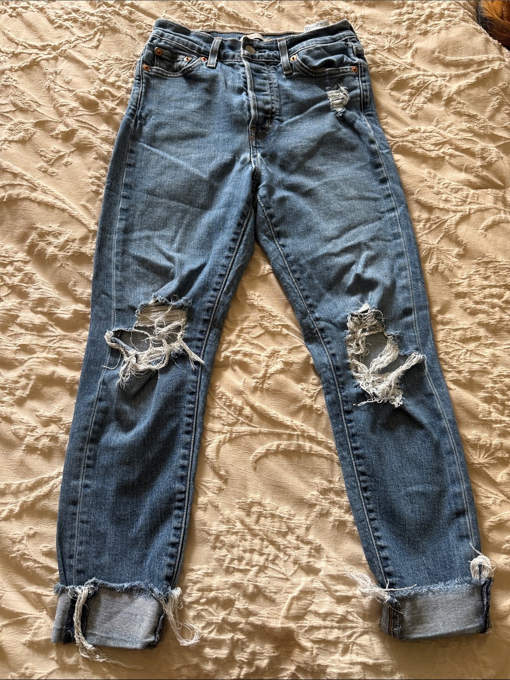 Levi’s Blue Distressed High-Rise Women’s Jeans
